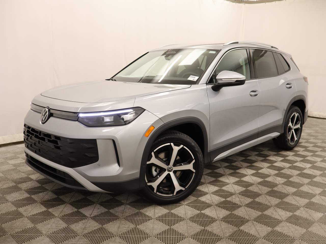 2025 Volkswagen Tiguan SE