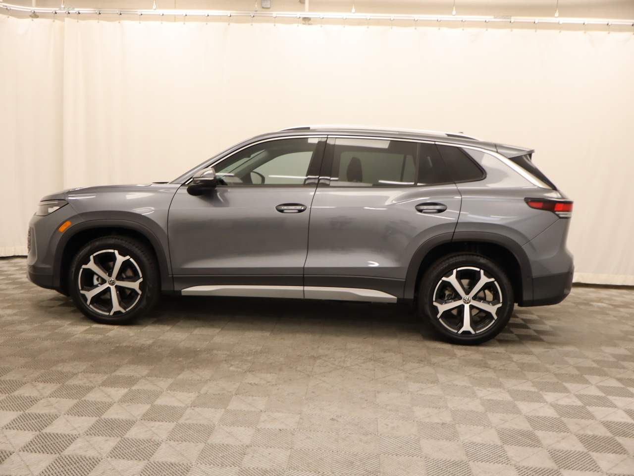 2025 Volkswagen Tiguan SE
