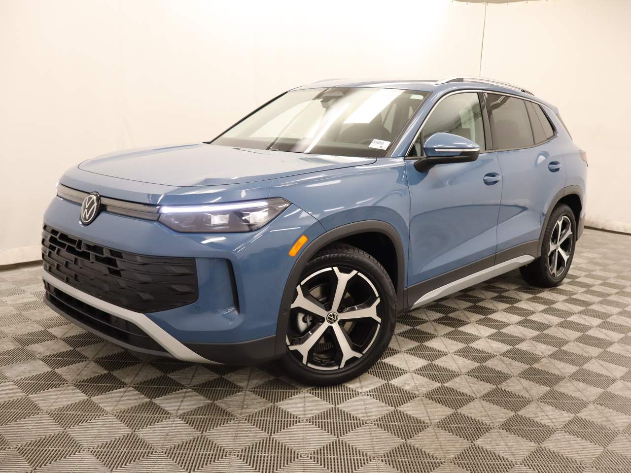 2025 Volkswagen Tiguan SE