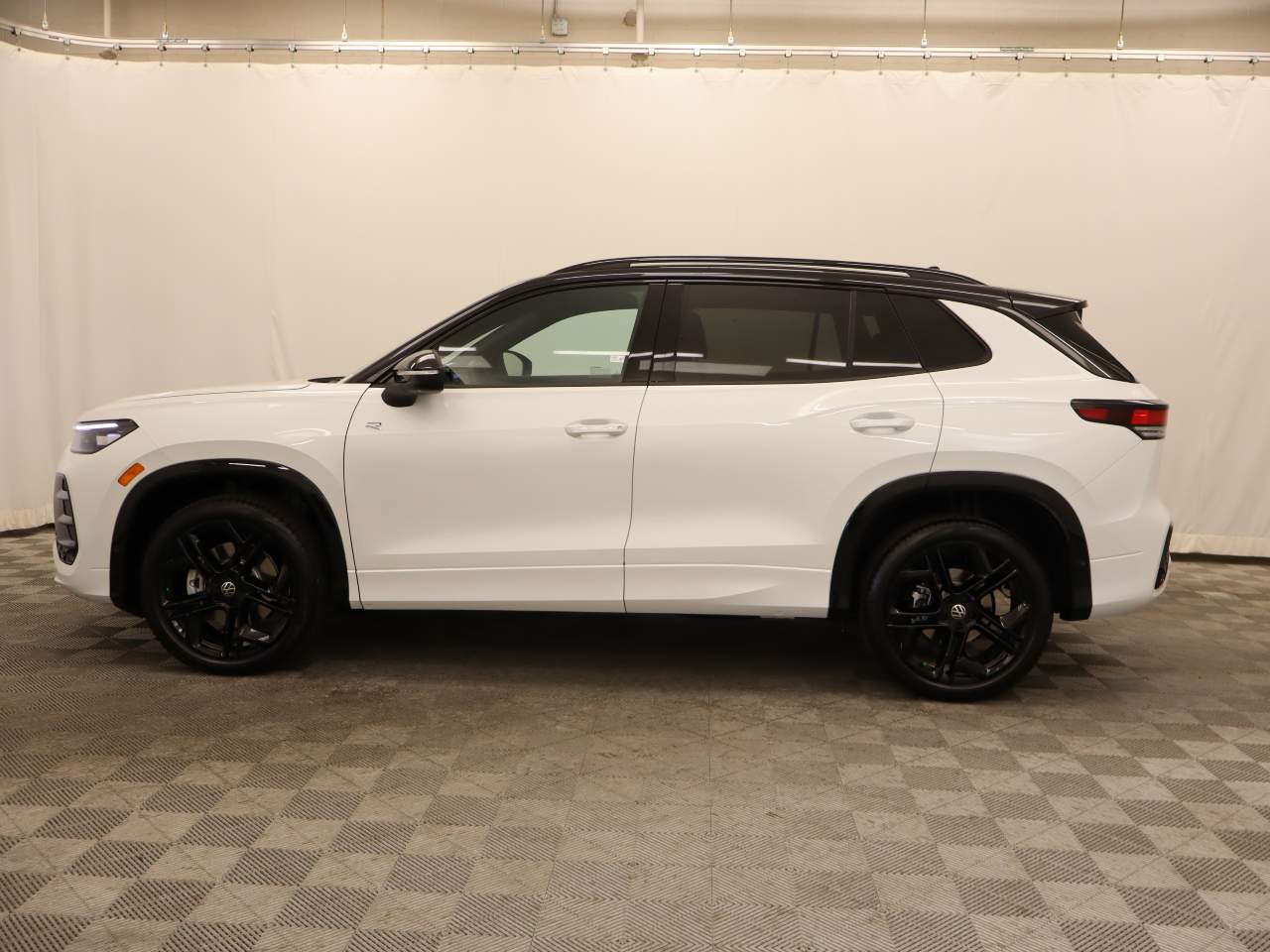 2025 Volkswagen Tiguan SE R-Line Black 4Motion