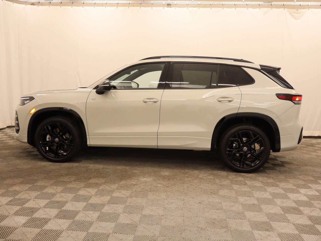 2026 Volkswagen Tiguan SE R-Line Black 4Motion