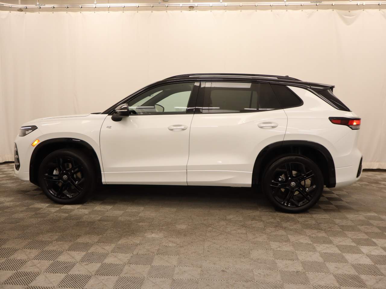2026 Volkswagen Tiguan SE R-Line Black 4Motion