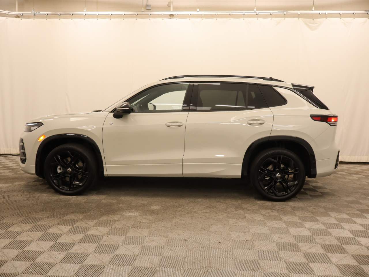 2026 Volkswagen Tiguan SE R-Line Black 4Motion
