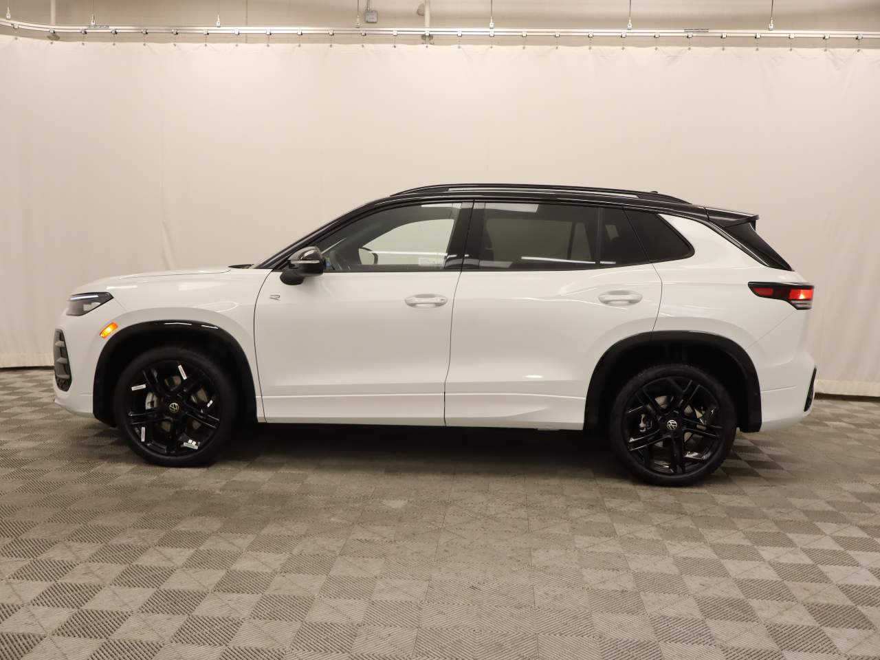 2026 Volkswagen Tiguan SE R-Line Black 4Motion