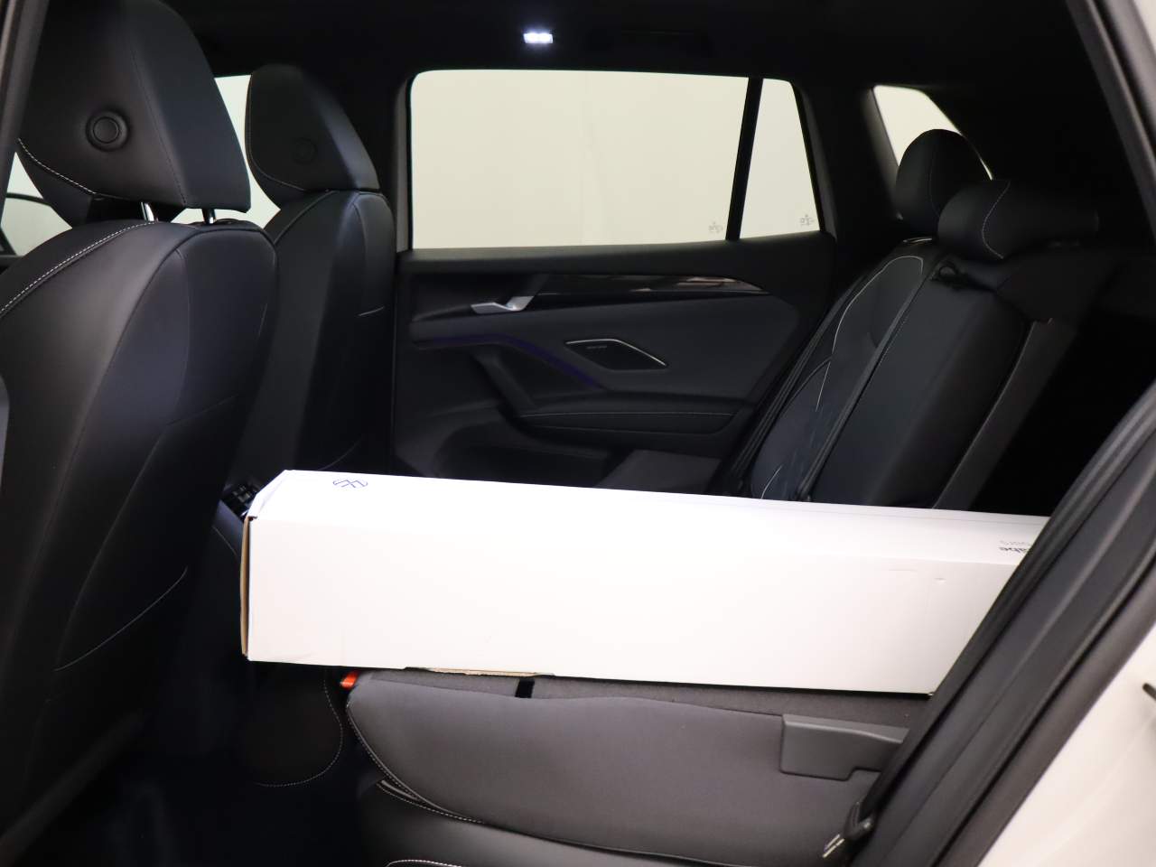 2025 Volkswagen Tiguan SEL R-Line 4Motion