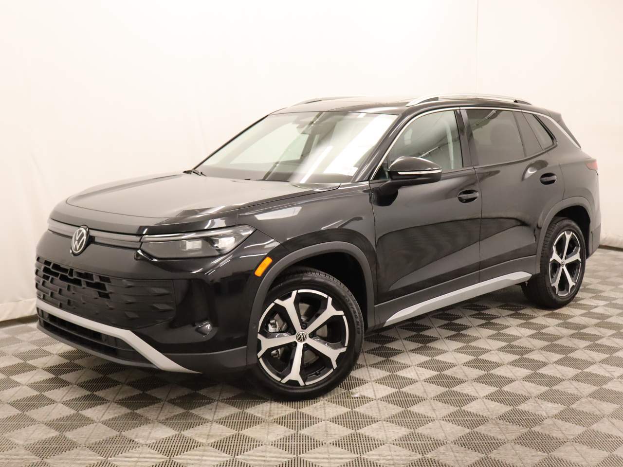 2025 Volkswagen Tiguan SE 4Motion