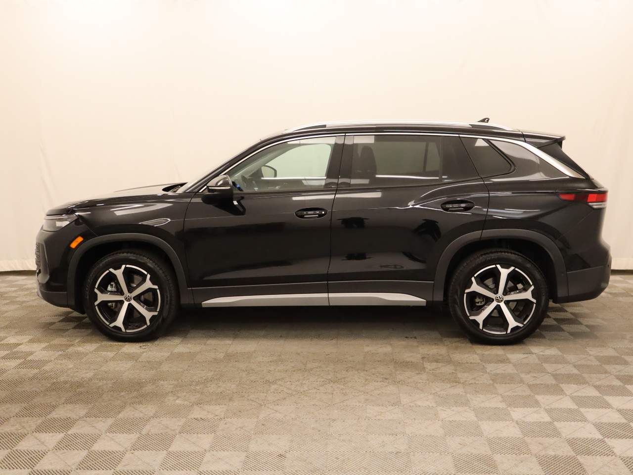2025 Volkswagen Tiguan SE 4Motion