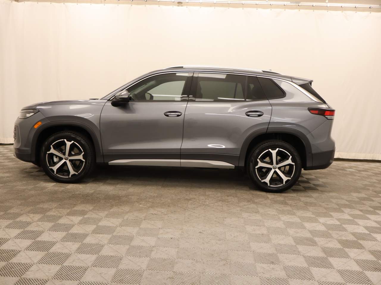2025 Volkswagen Tiguan SE 4Motion