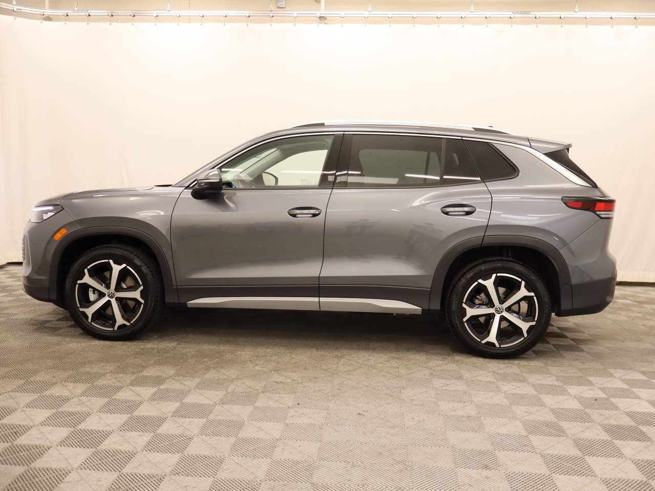 2025 Volkswagen Tiguan SE 4Motion