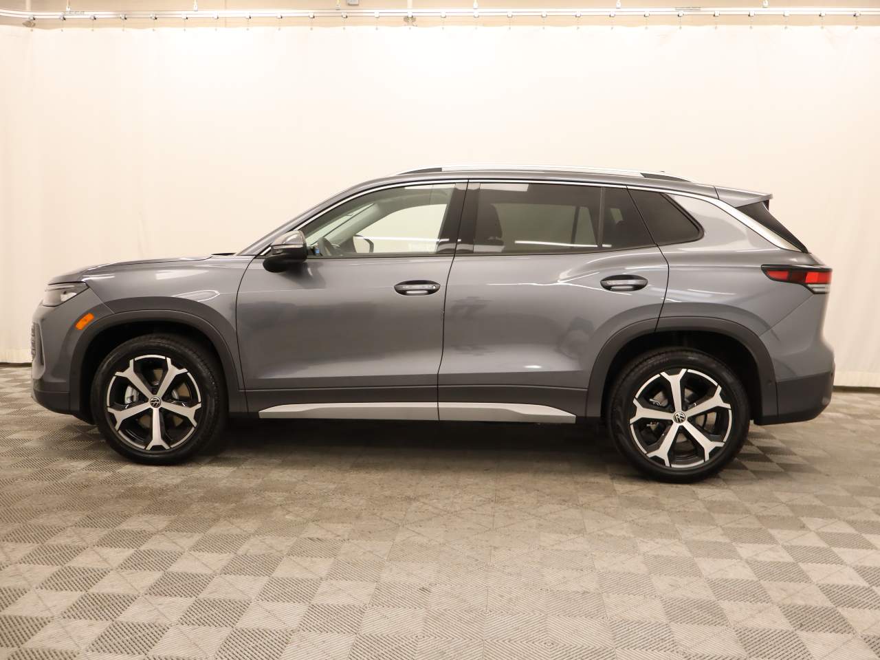 2025 Volkswagen Tiguan SE 4Motion