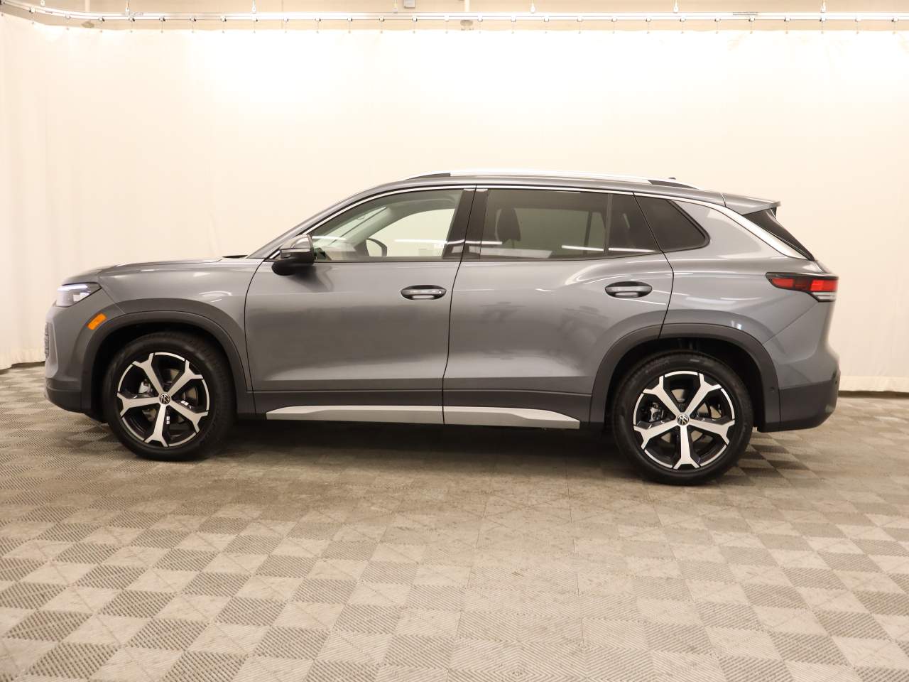 2025 Volkswagen Tiguan SE