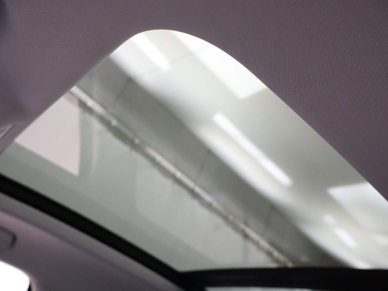 2025 Volkswagen Tiguan SE photo 2