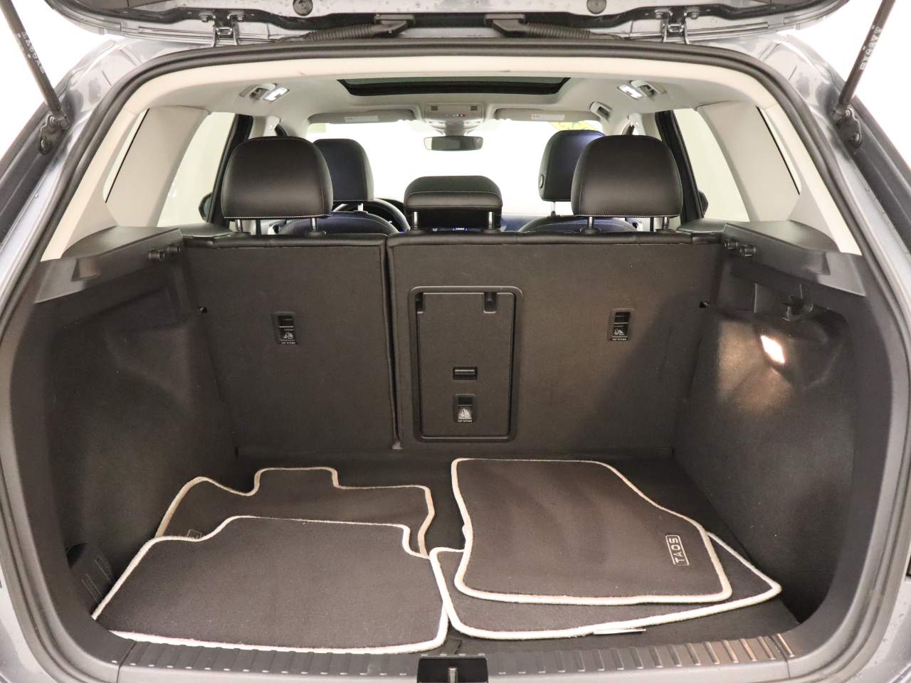 2023 Volkswagen Taos SE 4Motion