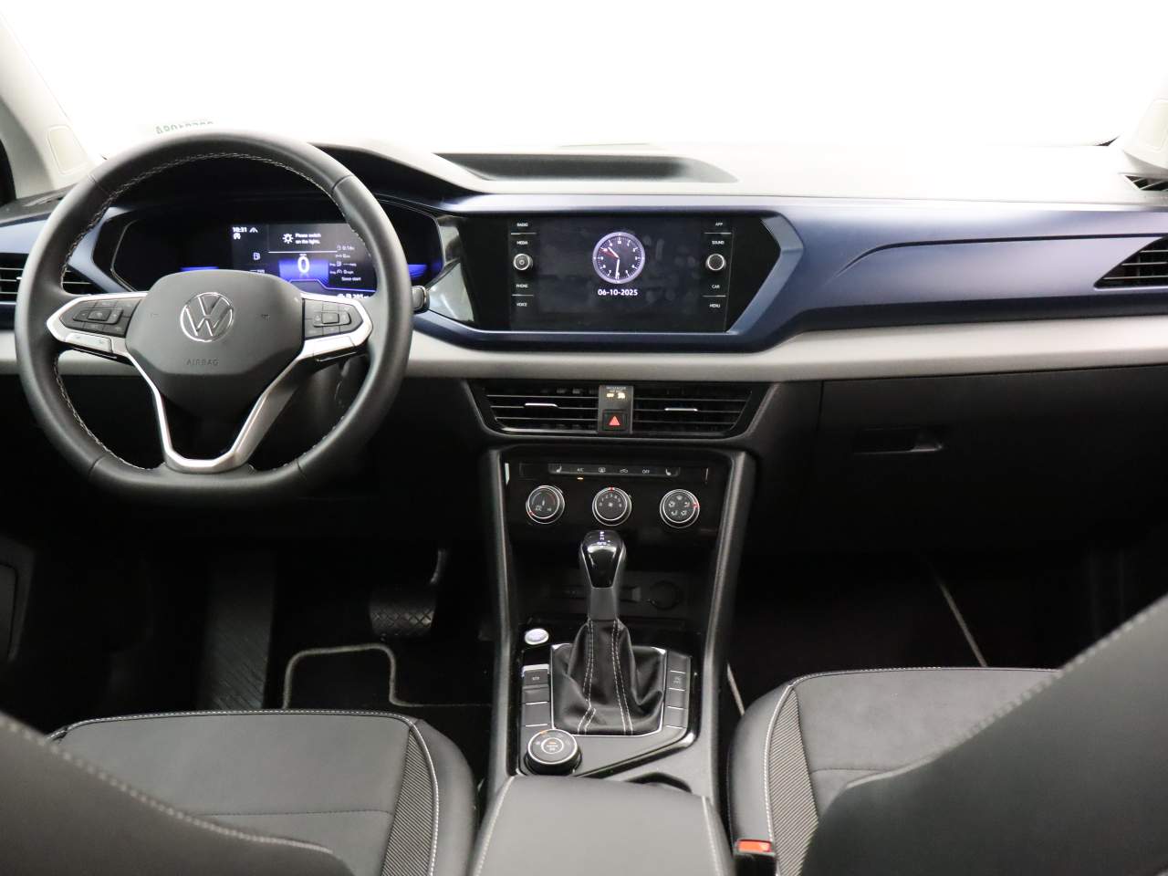 2023 Volkswagen Taos SE 4Motion