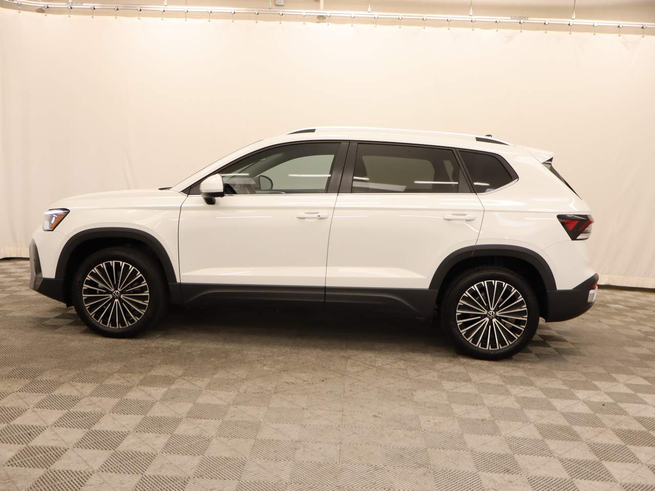 2025 Volkswagen Taos SE