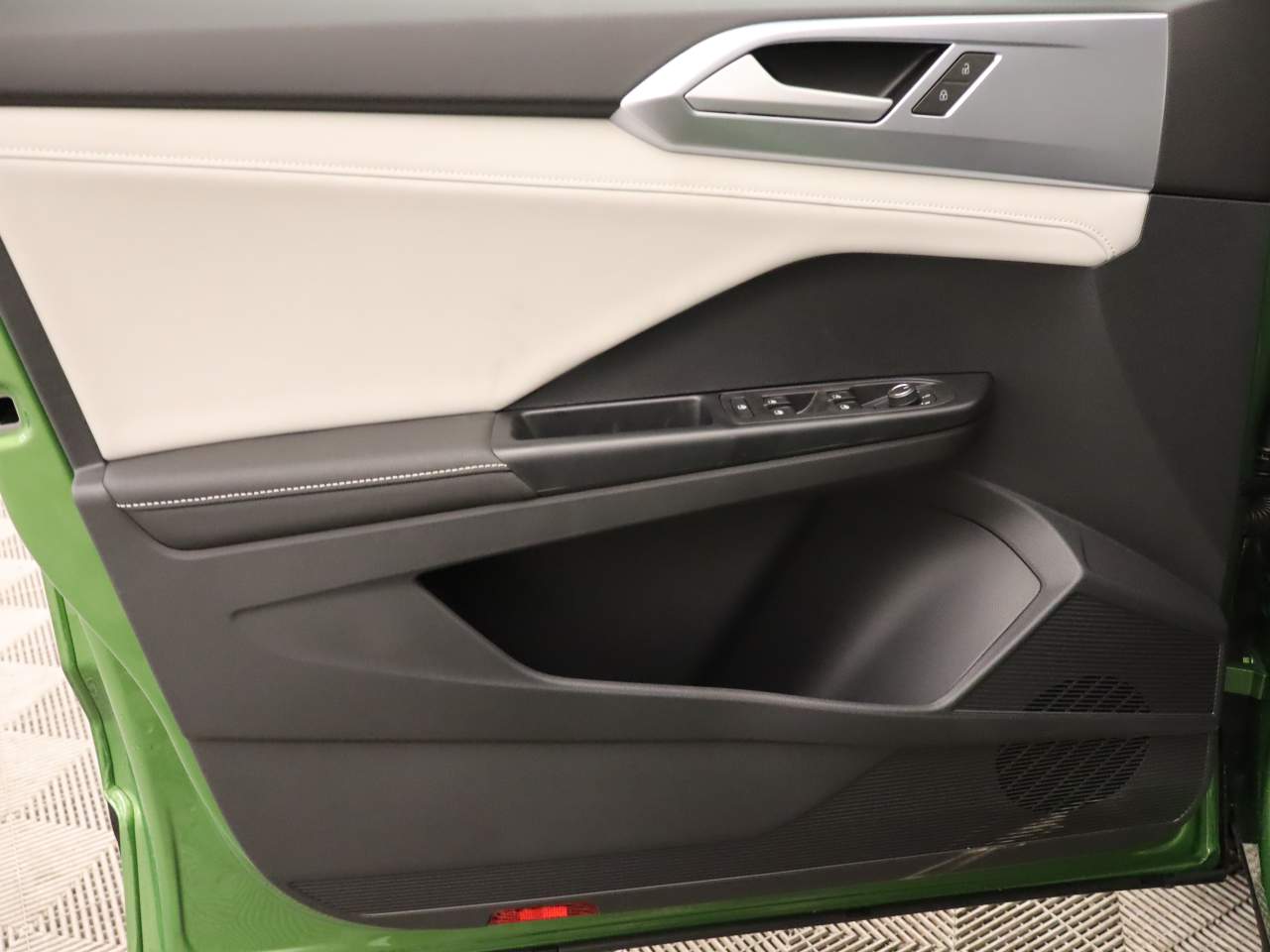 2027 Volkswagen Taos SE