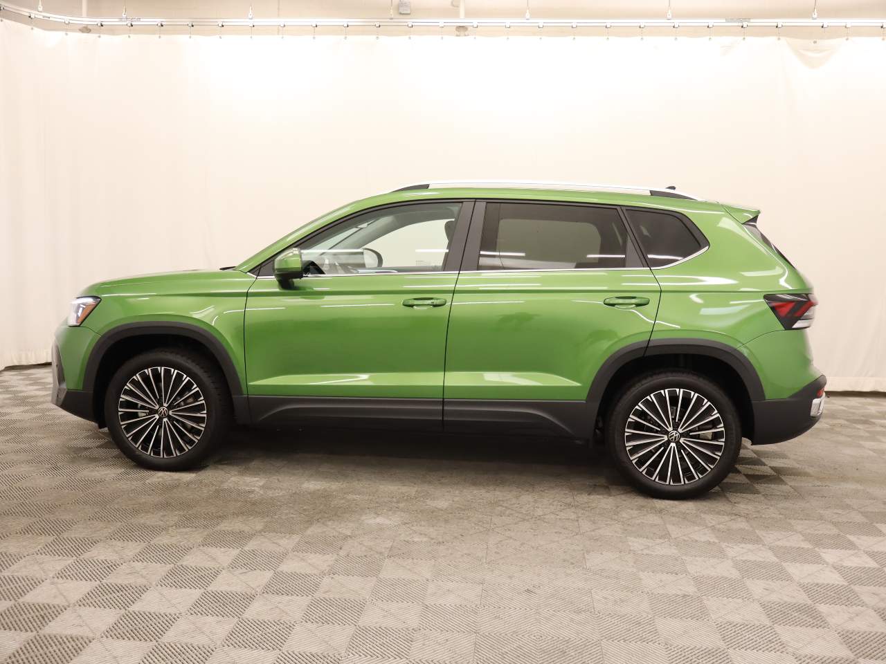 2027 Volkswagen Taos SE