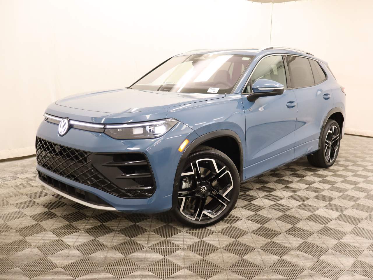 2026 Volkswagen Tiguan SEL R-Line Turbo 4Motion