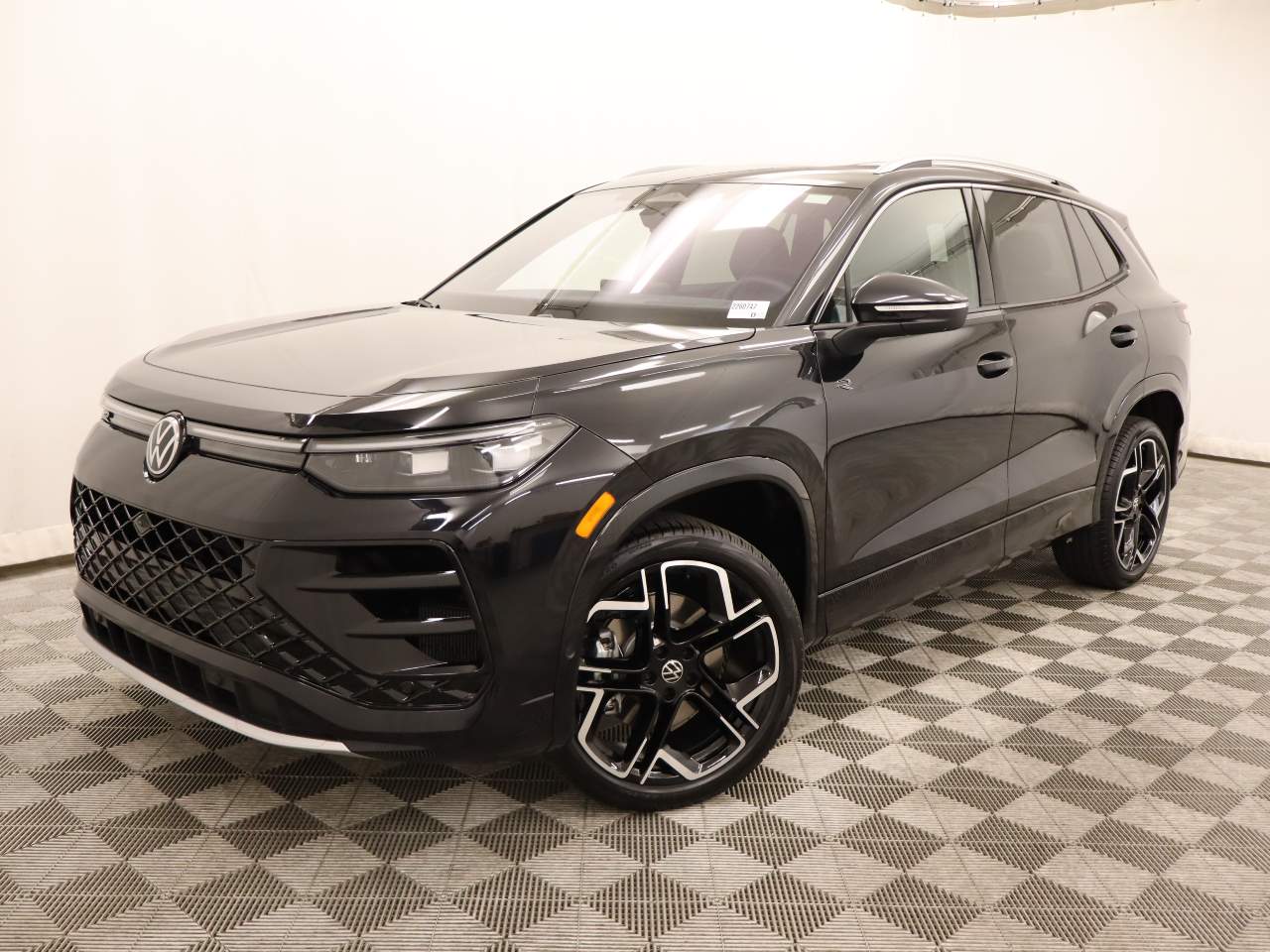 2026 Volkswagen Tiguan SEL R-Line Turbo 4Motion