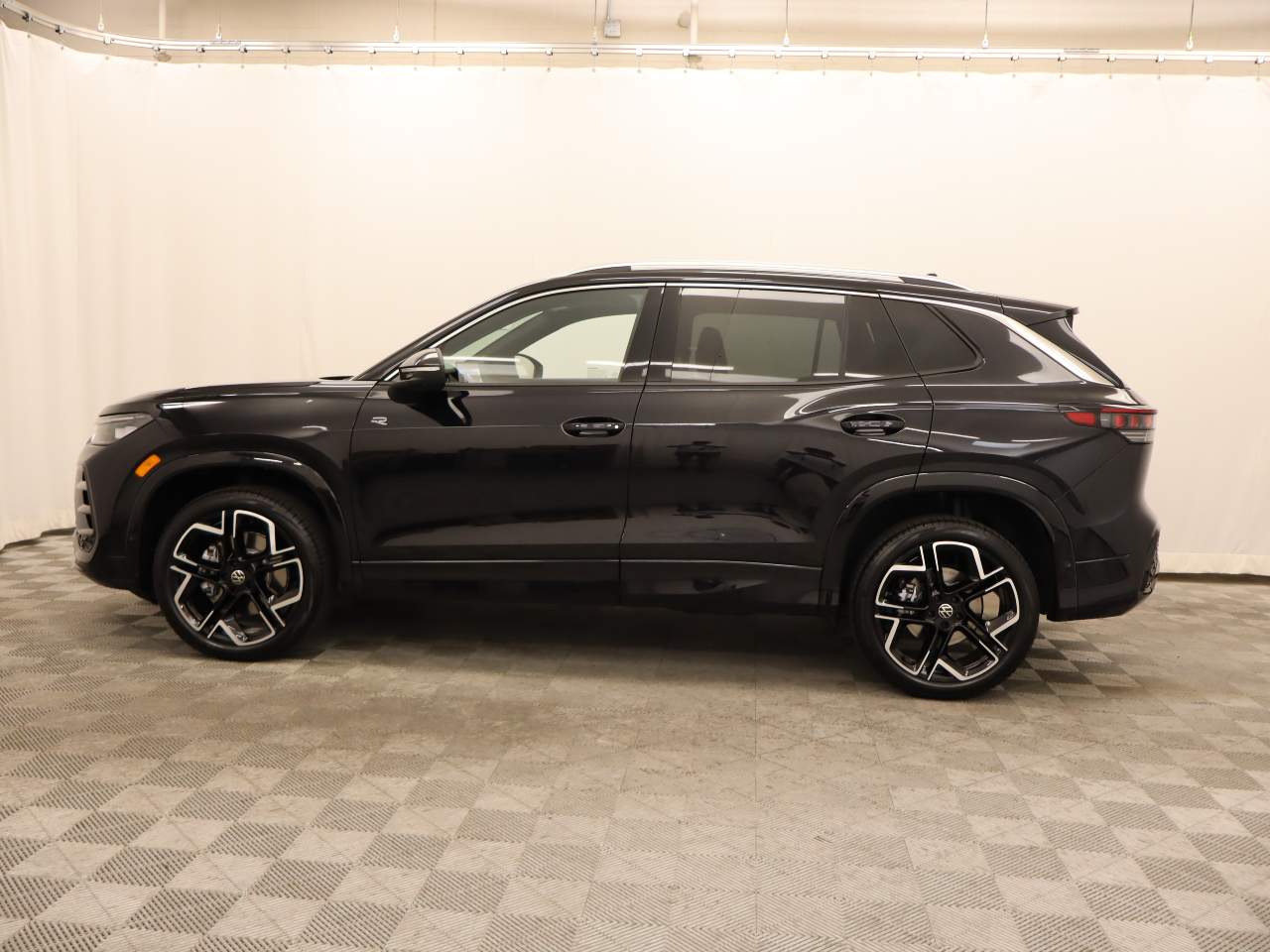 2026 Volkswagen Tiguan SEL R-Line Turbo 4Motion