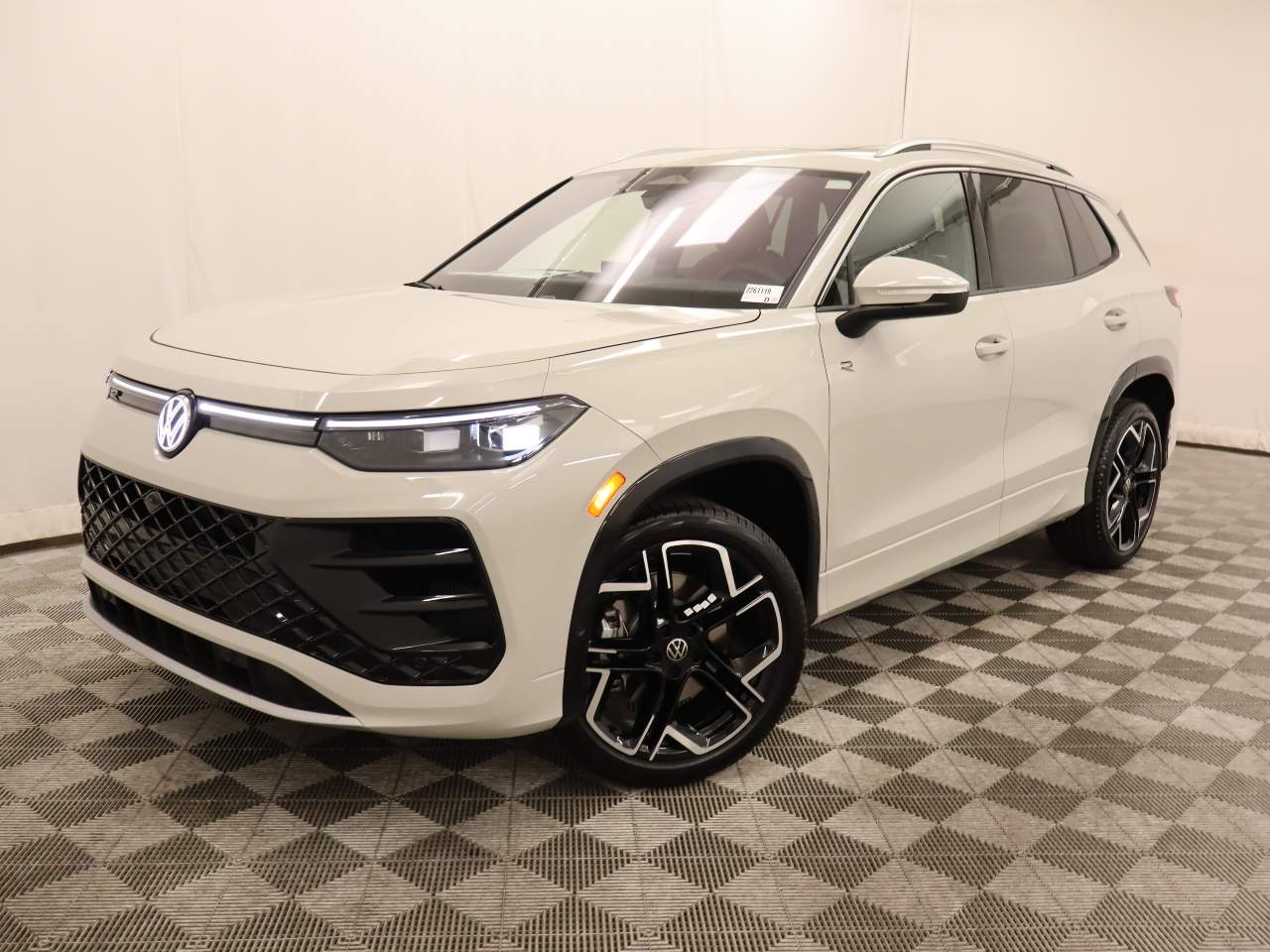 2026 Volkswagen Tiguan SEL R-Line Turbo 4Motion
