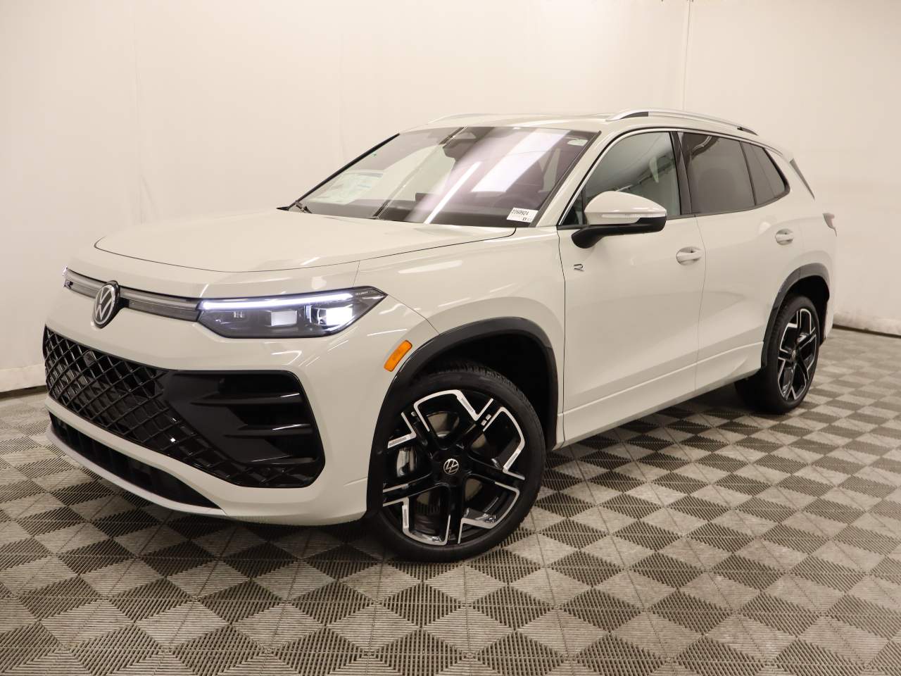 2026 Volkswagen Tiguan SEL R-Line Turbo 4Motion