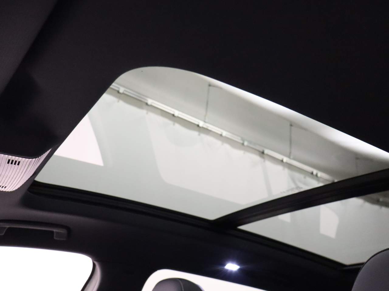 2026 Volkswagen Tiguan SEL R-Line Turbo 4Motion