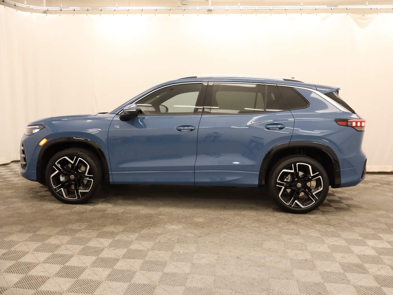 2026 Volkswagen Tiguan SEL R-Line Turbo 4Motion