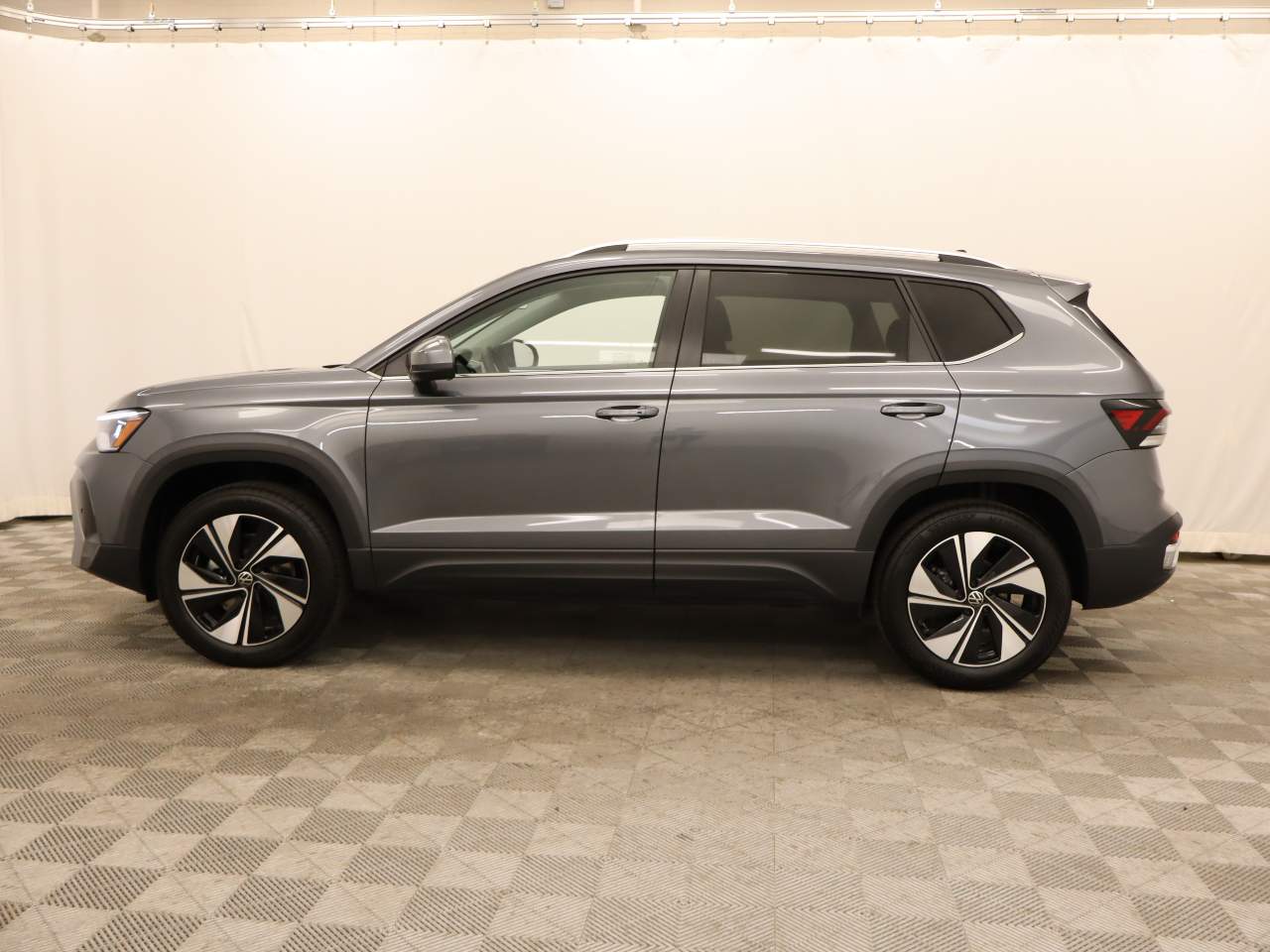 2025 Volkswagen Taos SE 4Motion