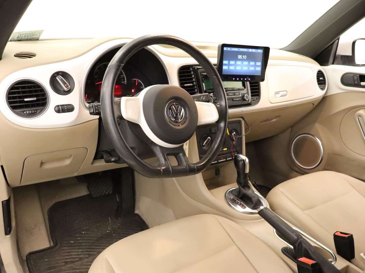 2013 Volkswagen Beetle Convertible 2.5L PZEV