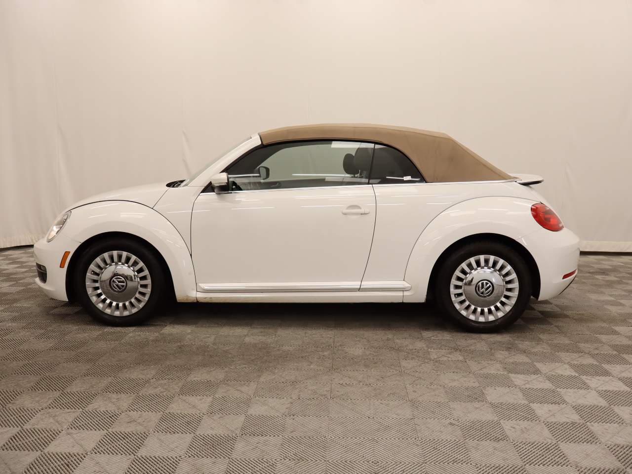 2013 Volkswagen Beetle Convertible 2.5L PZEV