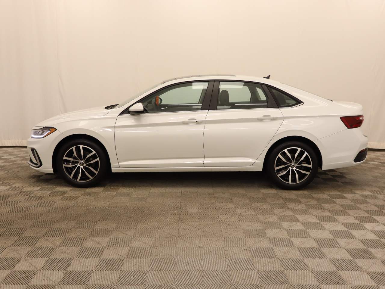 2026 Volkswagen Jetta SE photo 3