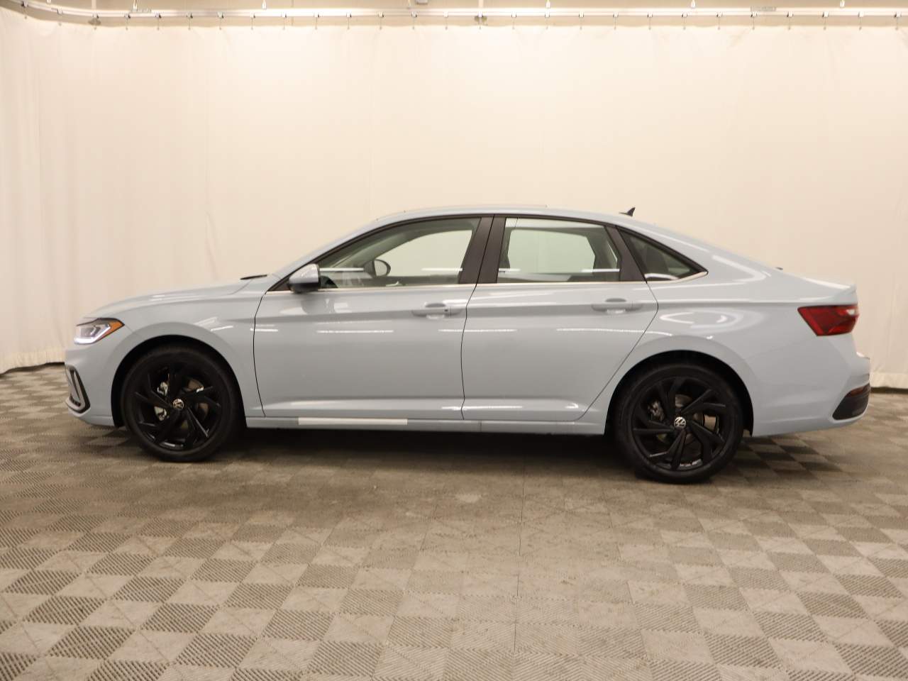 2026 Volkswagen Jetta SE photo 3