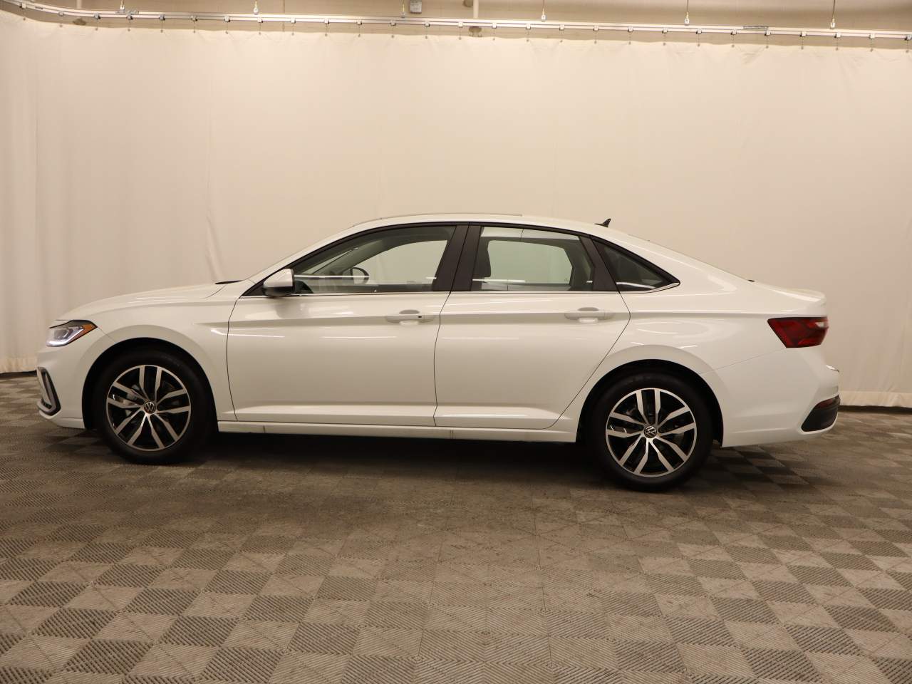 2025 Volkswagen Jetta Sedan SE