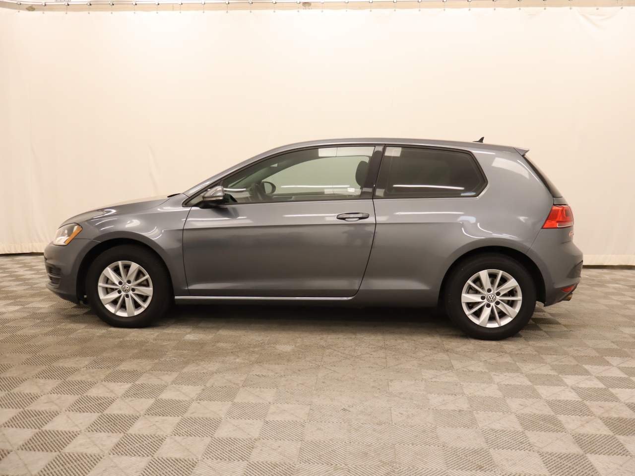 2016 Volkswagen Golf TSI S