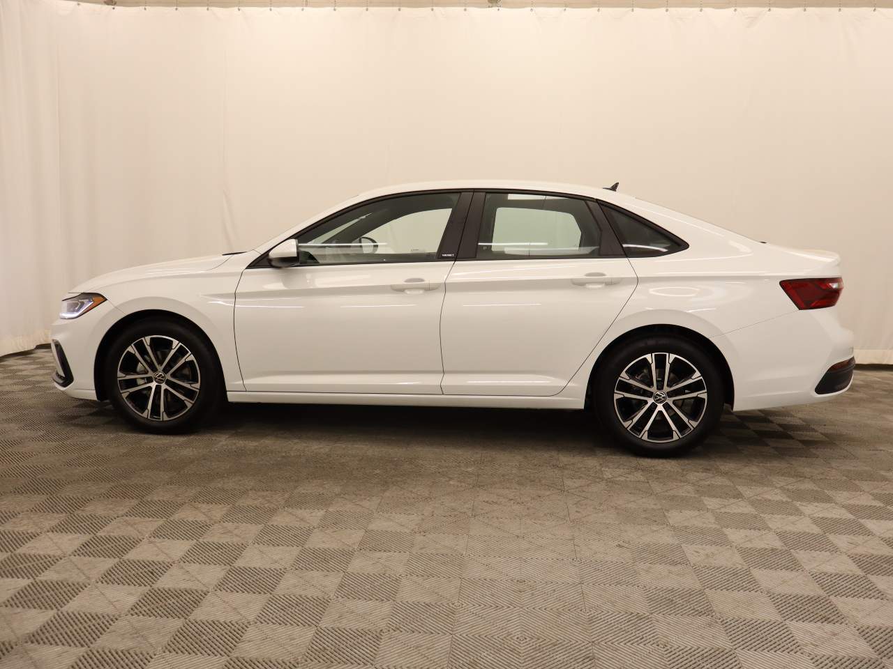 2026 Volkswagen Jetta Sport photo 3