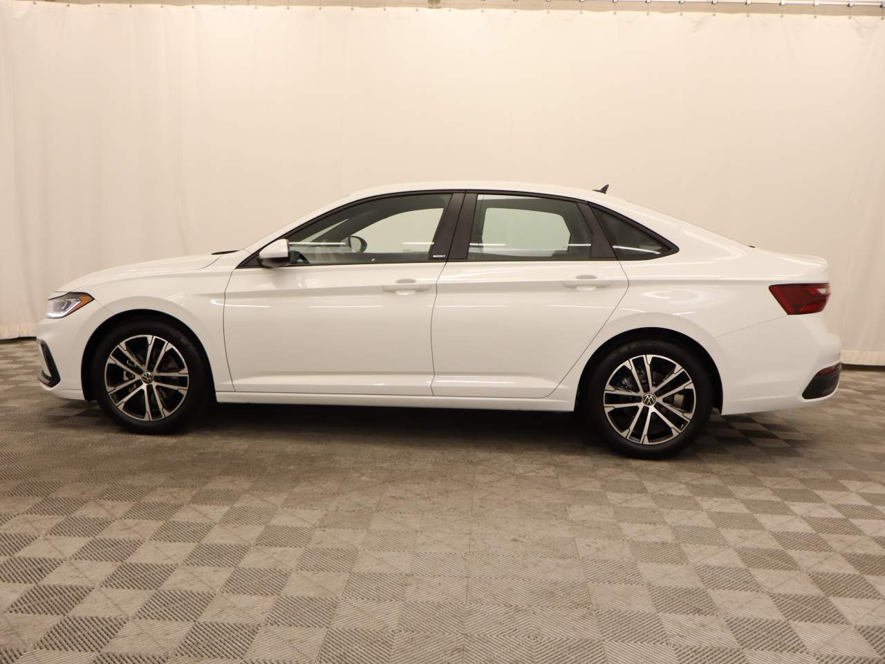 2026 Volkswagen Jetta Sport photo 2
