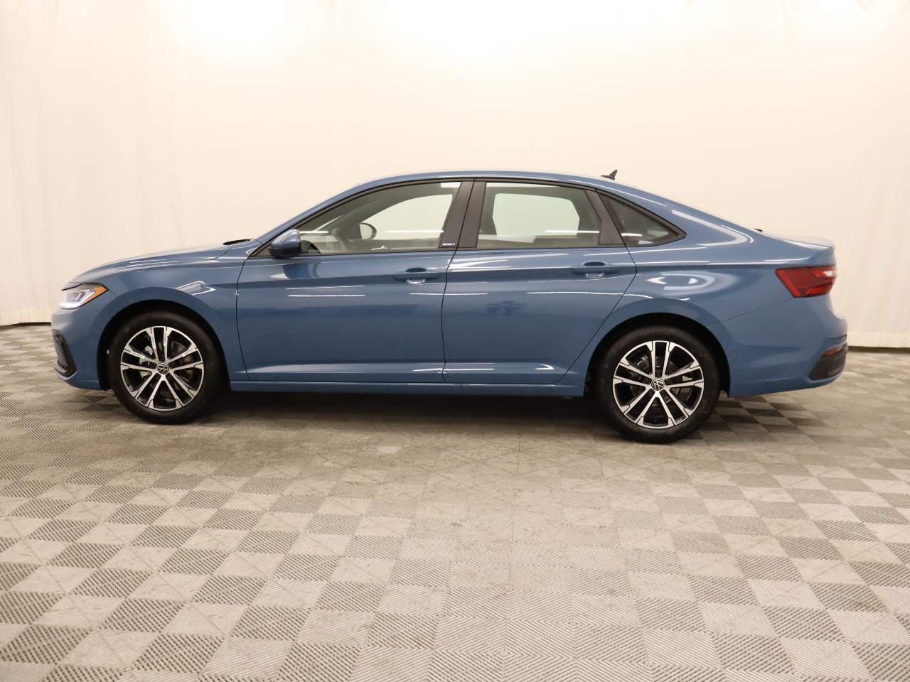 2026 Volkswagen Jetta Sport photo 3