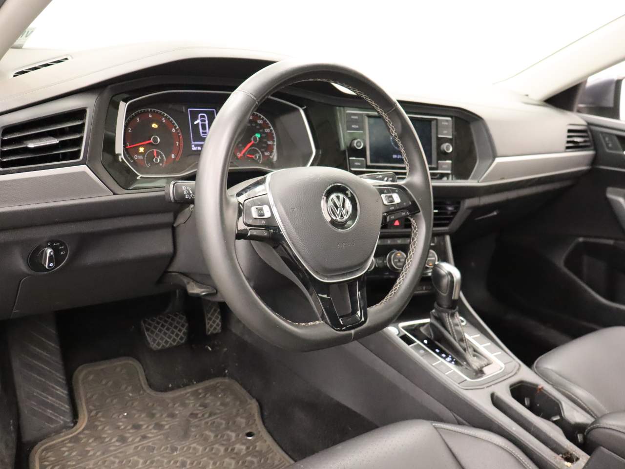 2021 Volkswagen Jetta SE photo 2