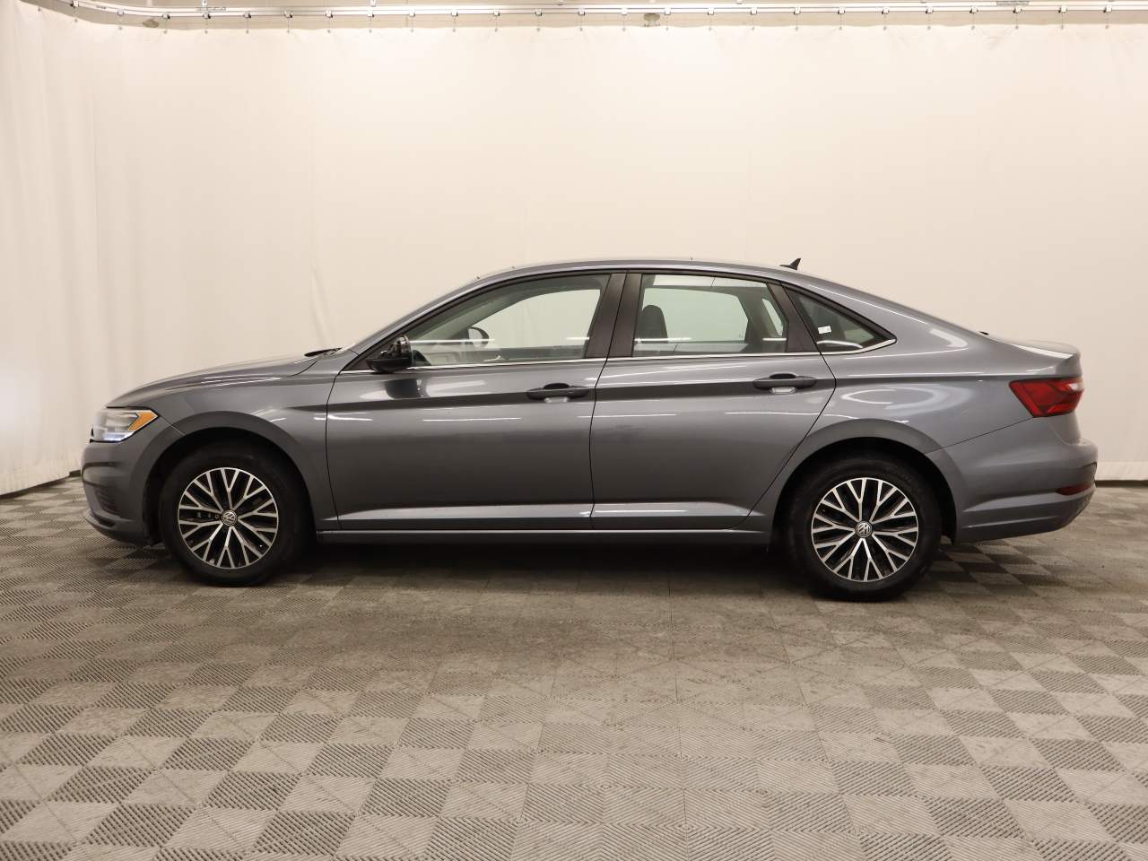 2021 Volkswagen Jetta SE photo 3