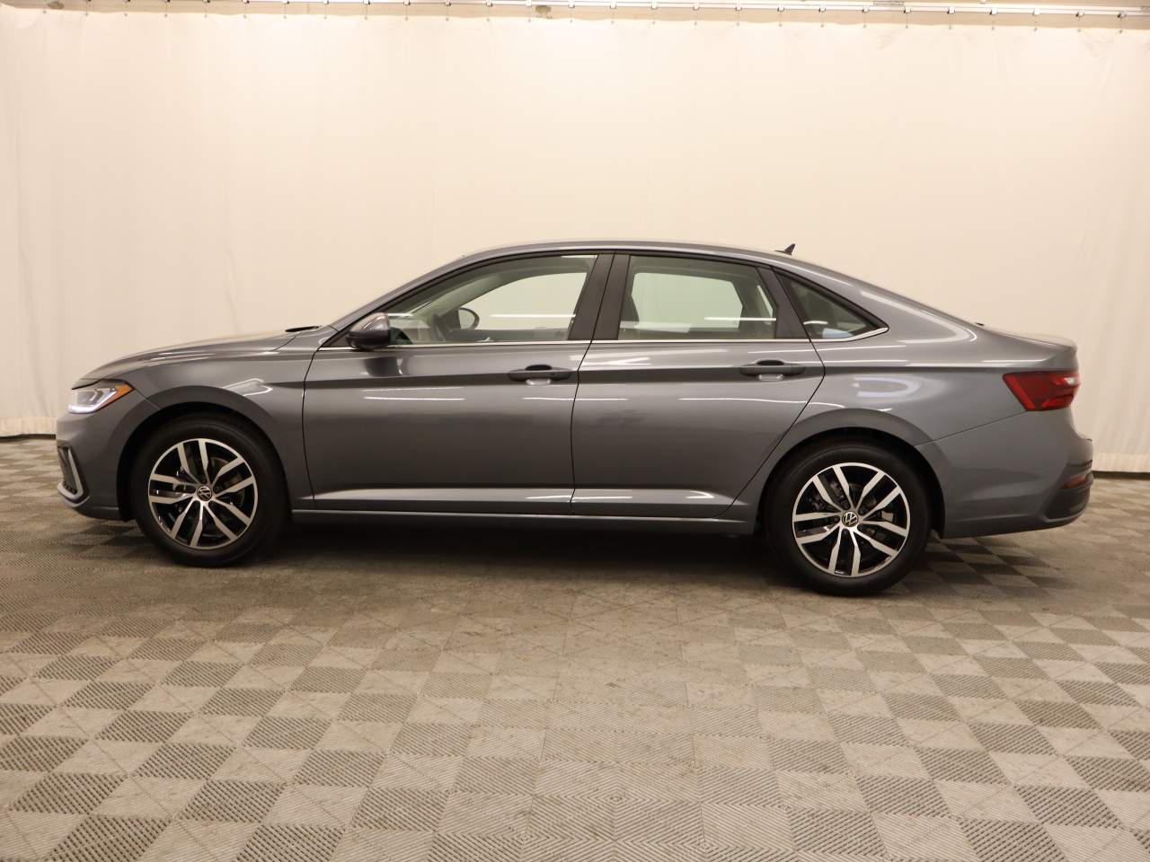 2025 Volkswagen Jetta Sedan SE