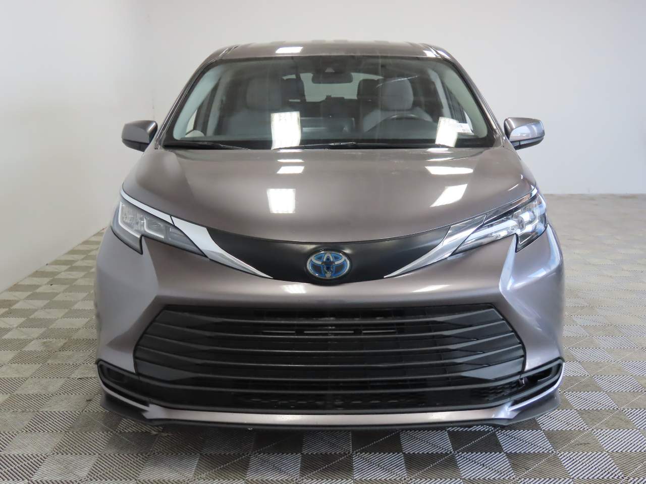 2021 Toyota Sienna LE 8-Passenger