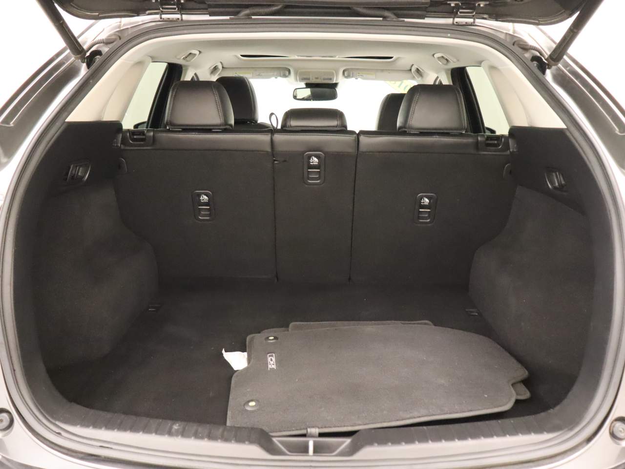 2018 Mazda CX-5 Touring photo 2
