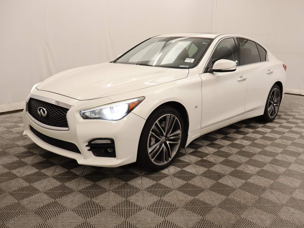 2015 INFINITI Q50 Sport