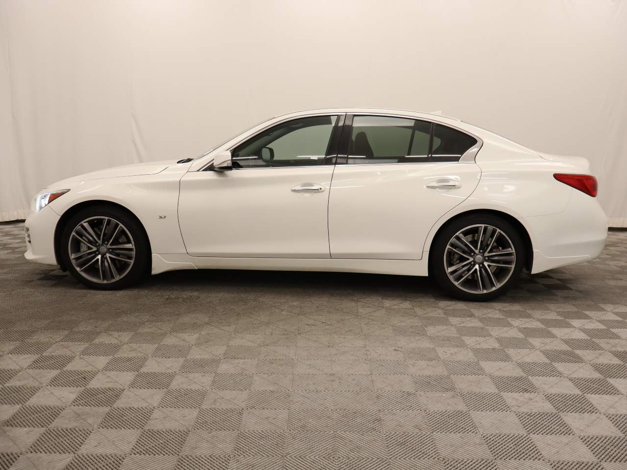 2015 INFINITI Q50 Sport