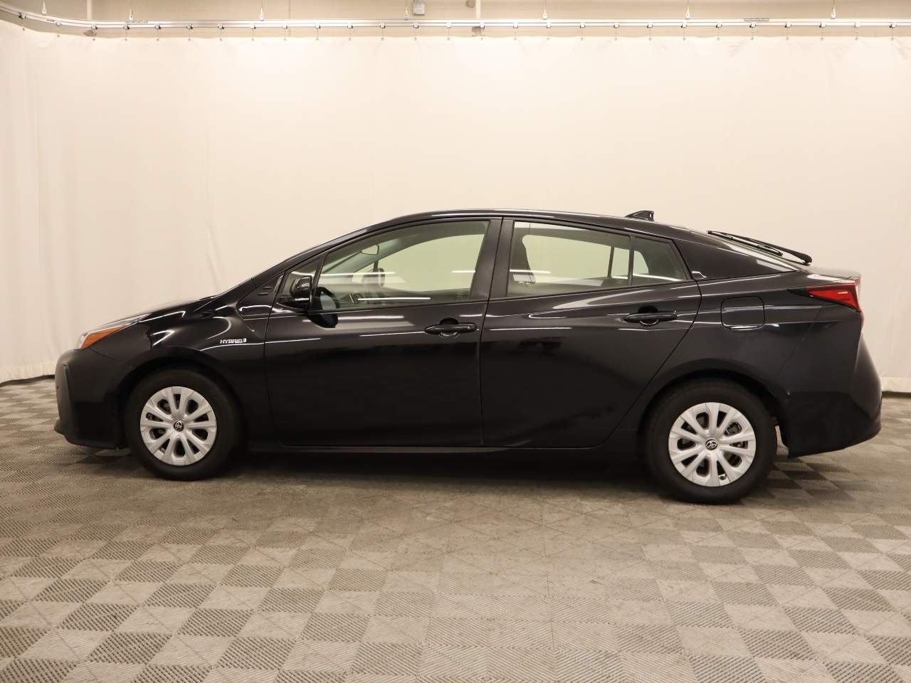 2019 Toyota Prius L Eco