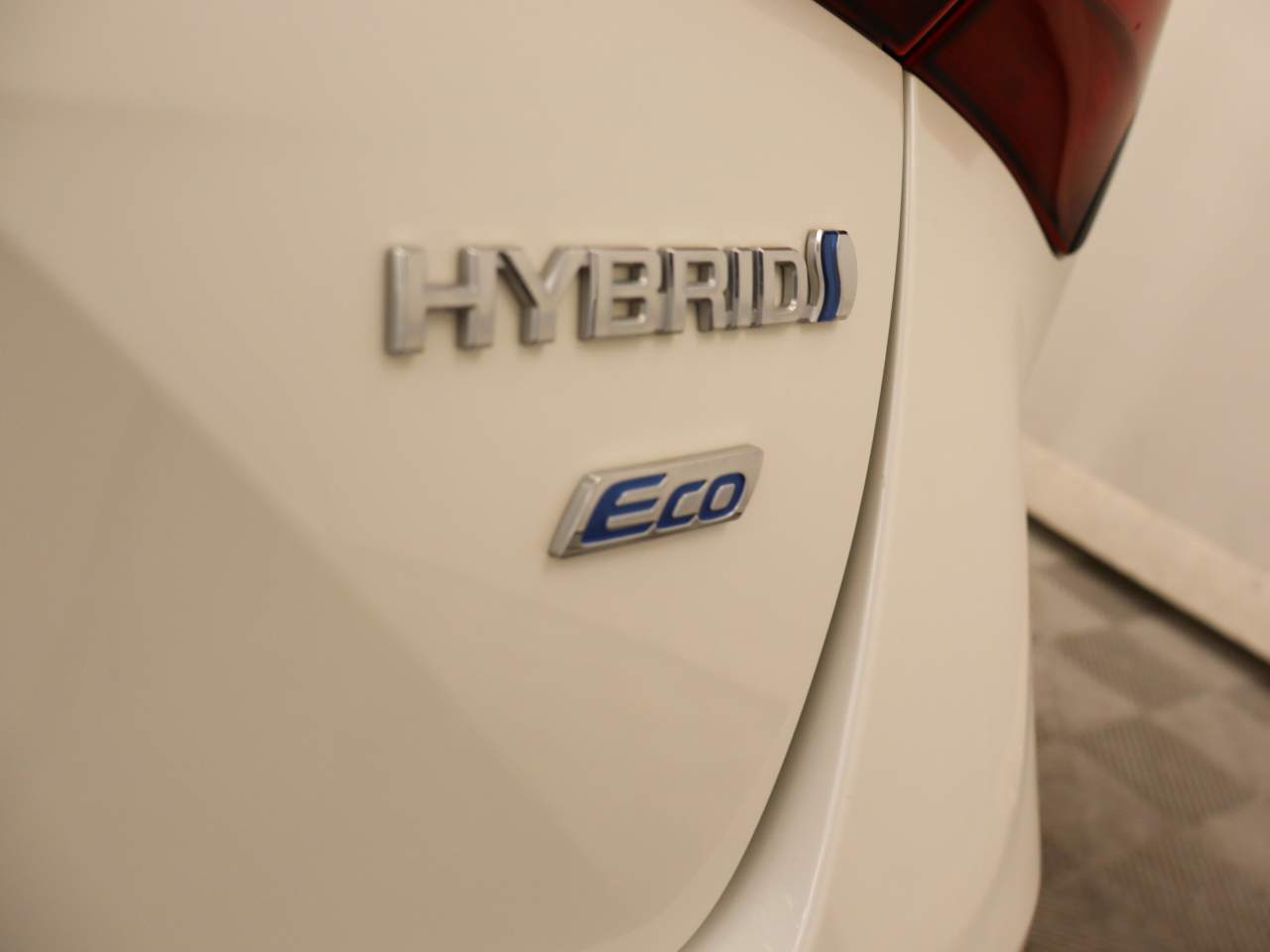 2020 Toyota Prius L Eco