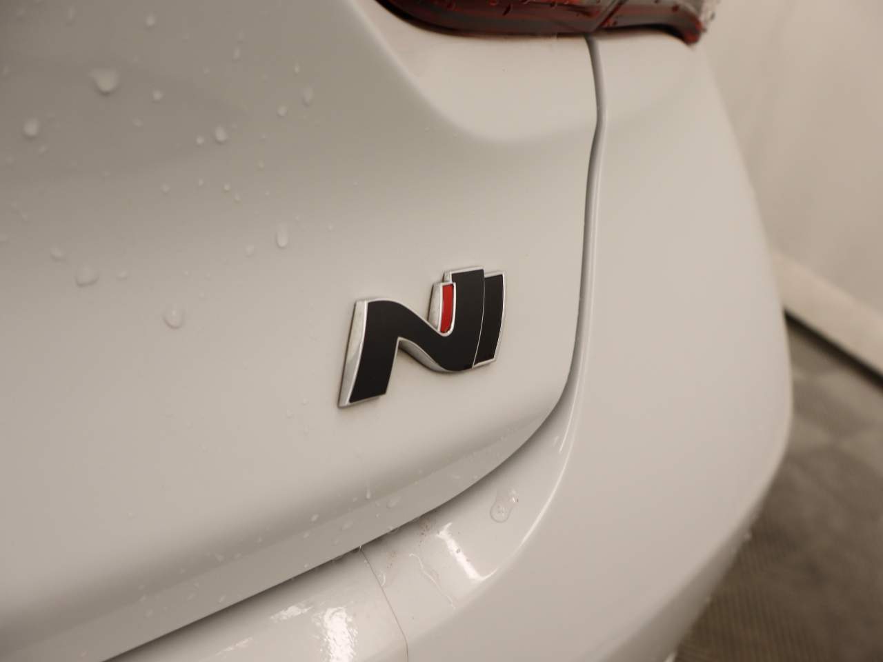 2020 Hyundai Veloster N photo 2