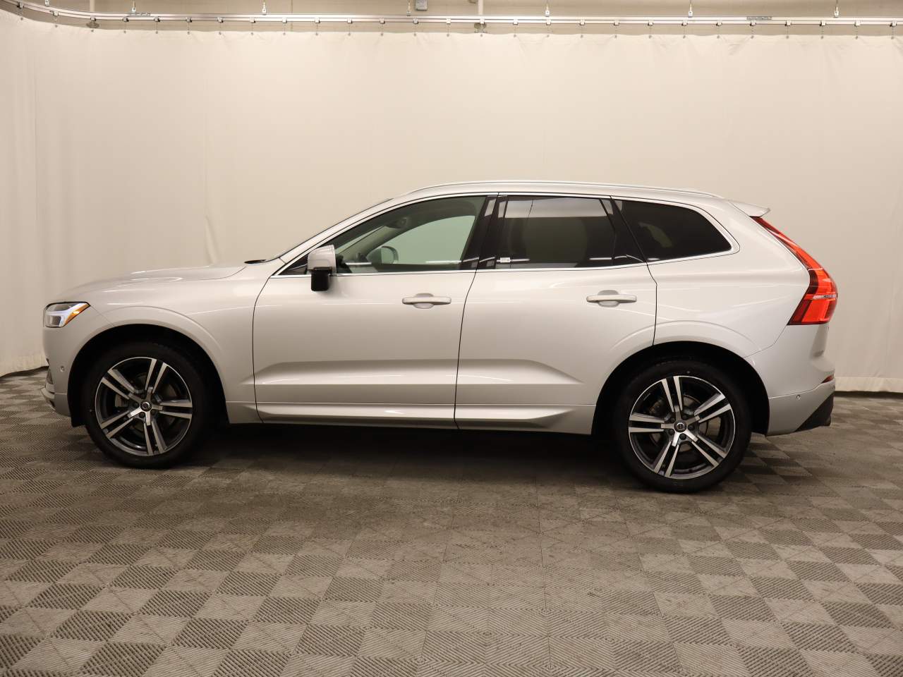 2019 Volvo XC60 T5 Momentum