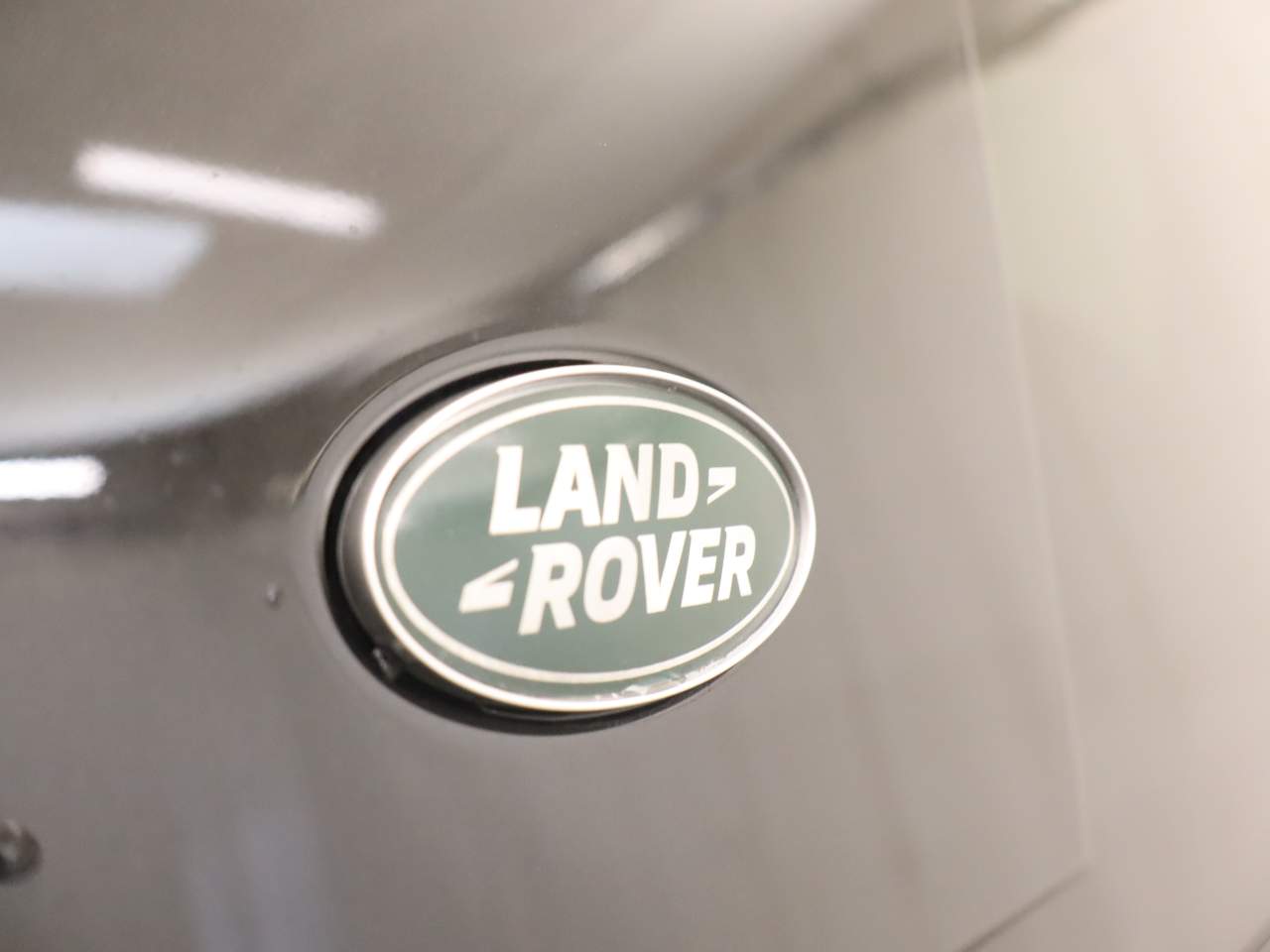 2024 Land Rover Defender 130 P400 X-Dynamic SE